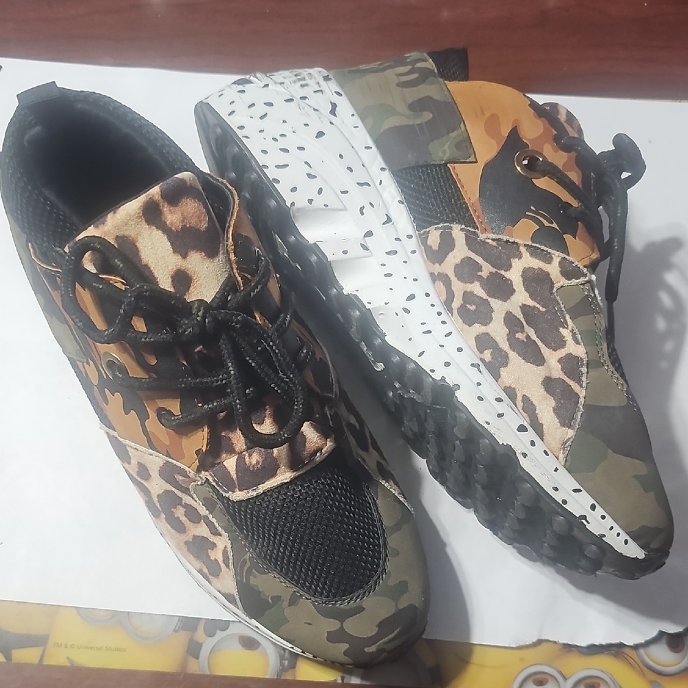 Yoki Unisex Sneakers with Camouflage and Leopard Patterns